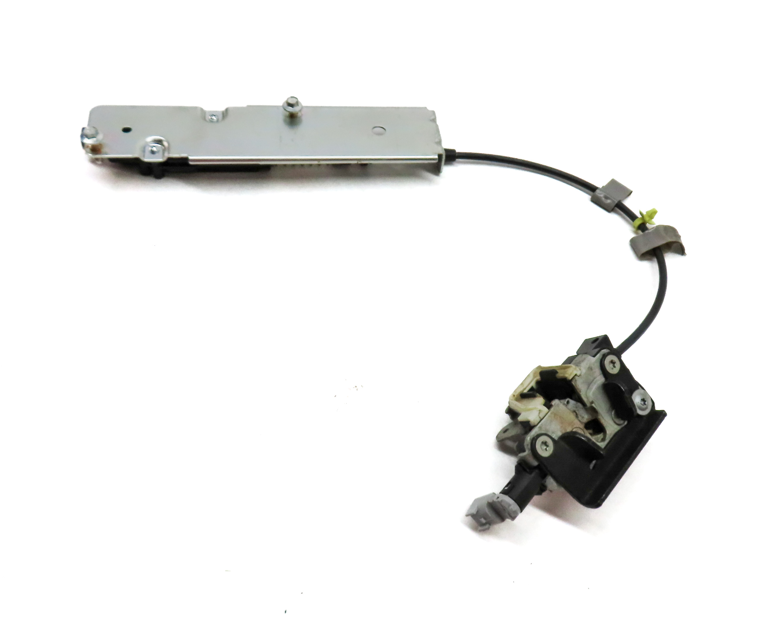 2010 LAND ROVER LR4 (L319) REAR LOWER HATCH TRUNK LOCL LATCH w/ ACTUATOR MOTOR — exact item pictured